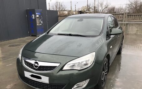 Opel Astra J, 2011 год, 675 000 рублей, 2 фотография