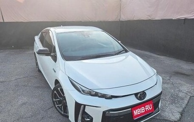 Toyota Prius IV XW50, 2021 год, 1 590 000 рублей, 1 фотография
