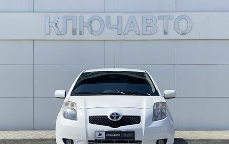 Toyota Yaris III рестайлинг, 2007 год, 692 000 рублей, 2 фотография