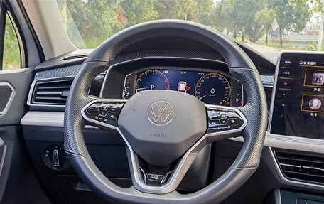 Volkswagen Tiguan II, 2022 год, 3 350 000 рублей, 3 фотография