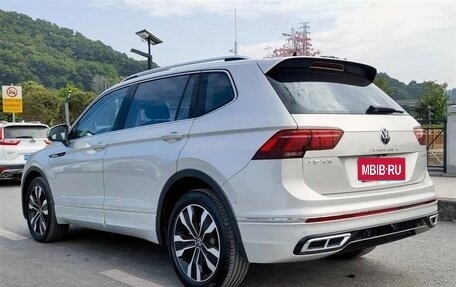 Volkswagen Tiguan II, 2022 год, 3 350 000 рублей, 4 фотография