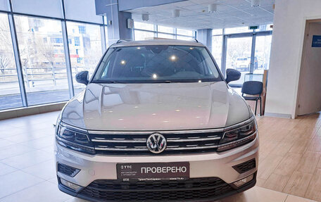 Volkswagen Tiguan II, 2020 год, 2 849 000 рублей, 2 фотография