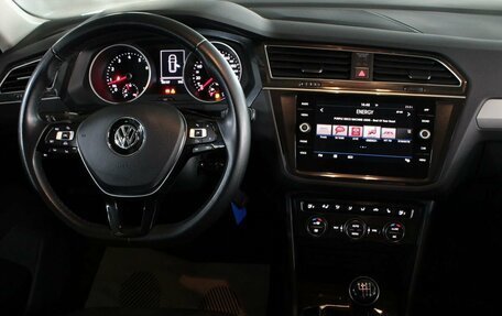 Volkswagen Tiguan II, 2018 год, 2 075 000 рублей, 6 фотография
