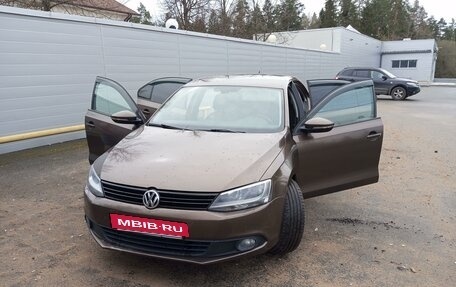 Volkswagen Jetta VI, 2013 год, 980 000 рублей, 3 фотография
