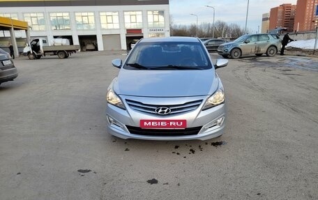 Hyundai Solaris II рестайлинг, 2014 год, 1 050 000 рублей, 1 фотография