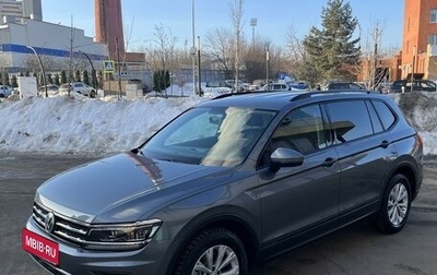 Volkswagen Tiguan II, 2018 год, 2 500 000 рублей, 1 фотография