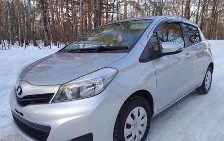 Toyota Vitz, 2012 год, 915 000 рублей, 2 фотография