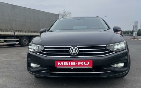 Volkswagen Passat B8 рестайлинг, 2019 год, 2 090 000 рублей, 2 фотография