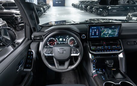 Toyota Land Cruiser, 2024 год, 14 950 000 рублей, 2 фотография