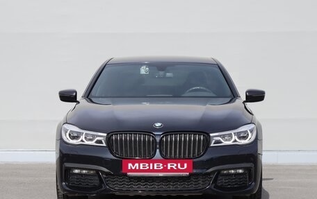BMW 7 серия, 2018 год, 5 500 000 рублей, 2 фотография