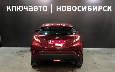 Toyota C-HR I рестайлинг, 2017 год, 2 160 000 рублей, 6 фотография