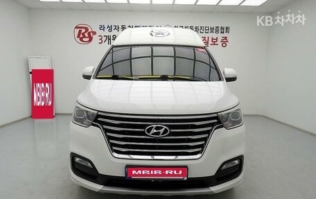 Hyundai Grand Starex Grand Starex I рестайлинг 2, 2021 год, 3 100 002 рублей, 4 фотография