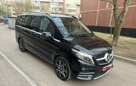 Mercedes-Benz V-Класс, 2019 год, 6 850 000 рублей, 3 фотография