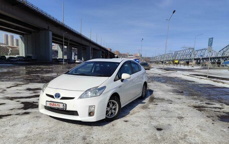 Toyota Prius, 2011 год, 1 159 000 рублей, 2 фотография