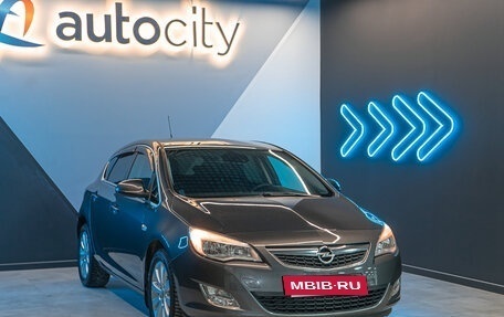 Opel Astra J, 2011 год, 969 000 рублей, 2 фотография