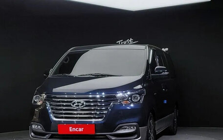 Hyundai Grand Starex Grand Starex I рестайлинг 2, 2020 год, 2 900 000 рублей, 3 фотография