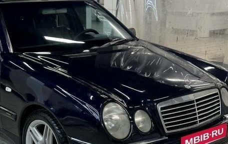 Mercedes-Benz E-Класс, 1998 год, 550 000 рублей, 3 фотография