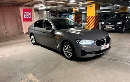 BMW 5 серия, 2022 год, 5 790 000 рублей, 2 фотография