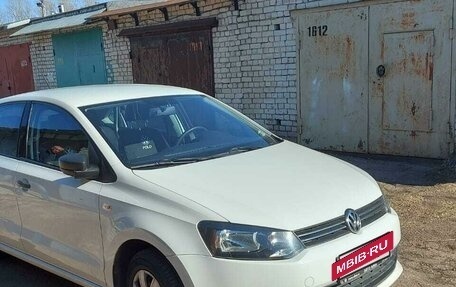 Volkswagen Polo VI (EU Market), 2013 год, 1 100 000 рублей, 2 фотография
