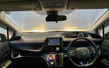 Toyota Sienta II, 2021 год, 1 945 000 рублей, 9 фотография