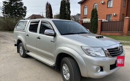 Toyota Hilux VII, 2011 год, 2 650 000 рублей, 2 фотография