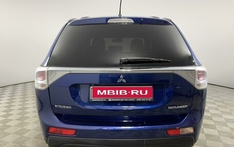 Mitsubishi Outlander III рестайлинг 3, 2013 год, 1 495 000 рублей, 6 фотография