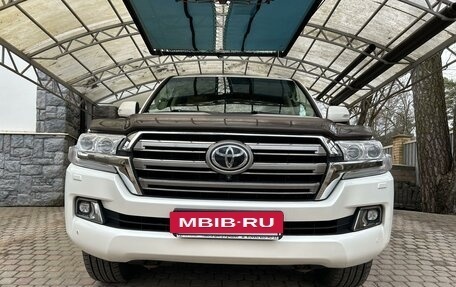Toyota Land Cruiser 200, 2016 год, 6 749 000 рублей, 2 фотография