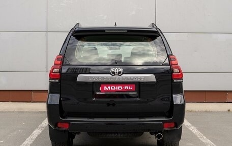 Toyota Land Cruiser Prado 150 рестайлинг 2, 2023 год, 8 000 000 рублей, 4 фотография