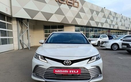 Toyota Camry, 2021 год, 3 850 000 рублей, 3 фотография