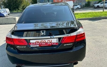 Honda Accord IX рестайлинг, 2013 год, 2 000 000 рублей, 2 фотография