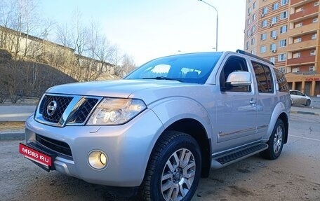 Nissan Pathfinder, 2012 год, 1 785 000 рублей, 2 фотография