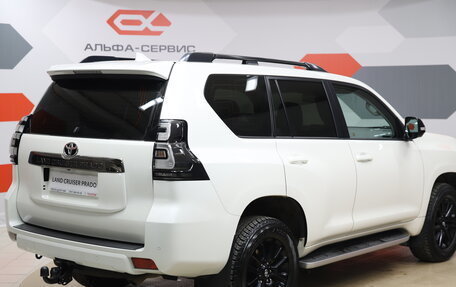 Toyota Land Cruiser Prado 150 рестайлинг 2, 2021 год, 6 290 000 рублей, 5 фотография
