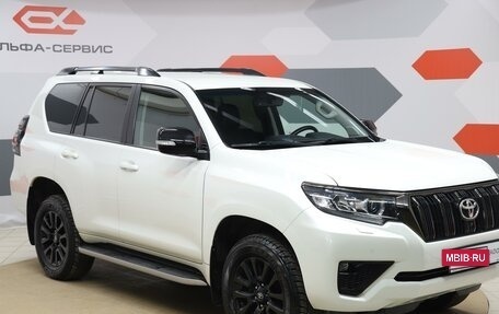 Toyota Land Cruiser Prado 150 рестайлинг 2, 2021 год, 6 290 000 рублей, 3 фотография