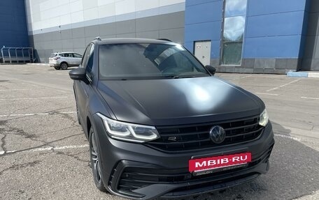 Volkswagen Tiguan II, 2020 год, 3 900 000 рублей, 2 фотография