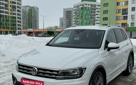 Volkswagen Tiguan II, 2020 год, 3 019 000 рублей, 3 фотография