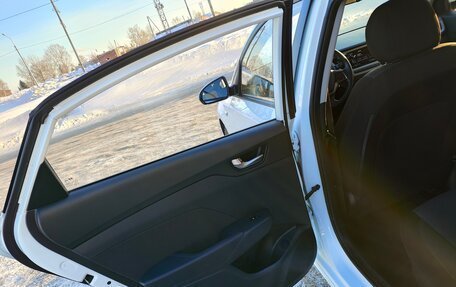 Hyundai Solaris II рестайлинг, 2019 год, 1 530 000 рублей, 3 фотография