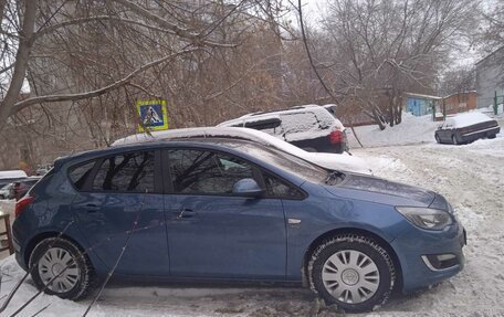 Opel Astra J, 2013 год, 969 000 рублей, 2 фотография