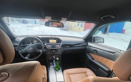 Mercedes-Benz E-Класс, 2010 год, 1 850 000 рублей, 2 фотография