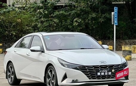 Hyundai Elantra, 2020 год, 1 700 000 рублей, 3 фотография