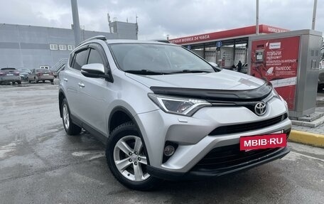 Toyota RAV4, 2018 год, 2 950 000 рублей, 4 фотография