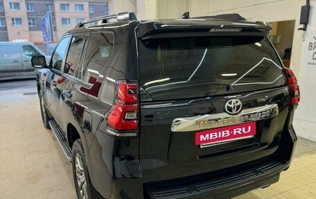 Toyota Land Cruiser Prado 150 рестайлинг 2, 2019 год, 5 950 000 рублей, 7 фотография