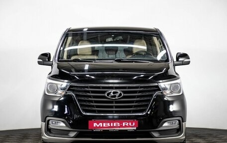 Hyundai H-1 II рестайлинг, 2019 год, 3 067 050 рублей, 2 фотография