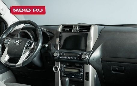 Toyota Land Cruiser Prado 150 рестайлинг 2, 2013 год, 3 150 000 рублей, 3 фотография