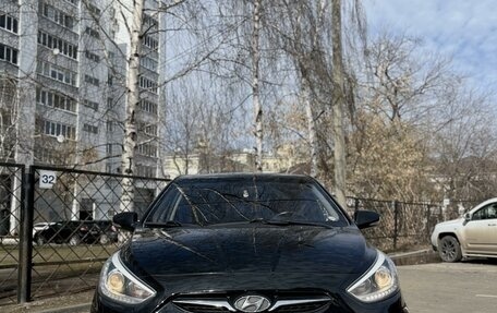 Hyundai Solaris II рестайлинг, 2013 год, 1 060 000 рублей, 2 фотография