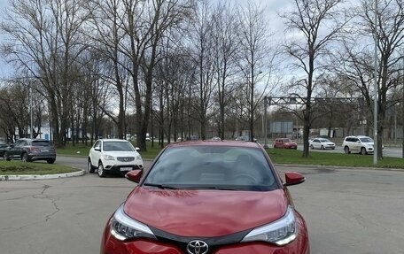 Toyota C-HR I рестайлинг, 2021 год, 3 200 000 рублей, 2 фотография