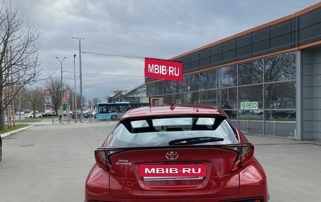 Toyota C-HR I рестайлинг, 2021 год, 3 200 000 рублей, 3 фотография