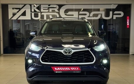 Toyota Highlander, 2021 год, 4 500 000 рублей, 2 фотография