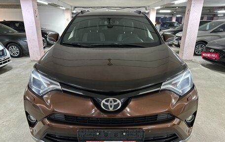 Toyota RAV4, 2017 год, 2 935 000 рублей, 2 фотография