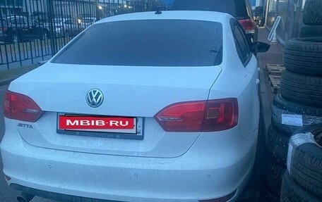 Volkswagen Jetta VI, 2013 год, 1 046 000 рублей, 2 фотография