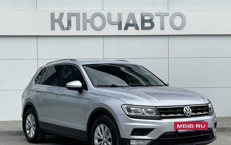 Volkswagen Tiguan II, 2017 год, 2 199 000 рублей, 3 фотография